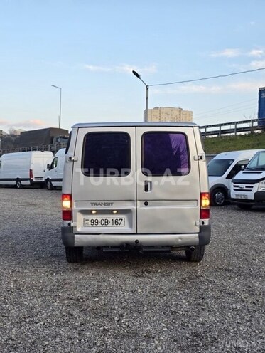 Ford Transit-12