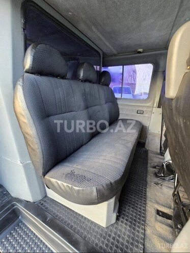 Ford Transit-9