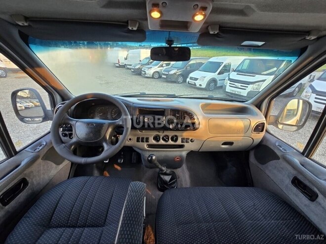 Ford Transit-11