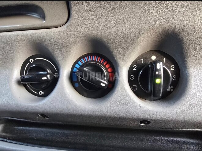 Ford Transit-10