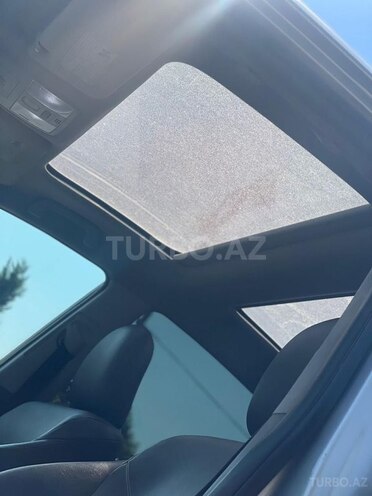 Toyota Prius V-10