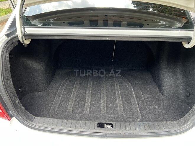 Hyundai Accent-20