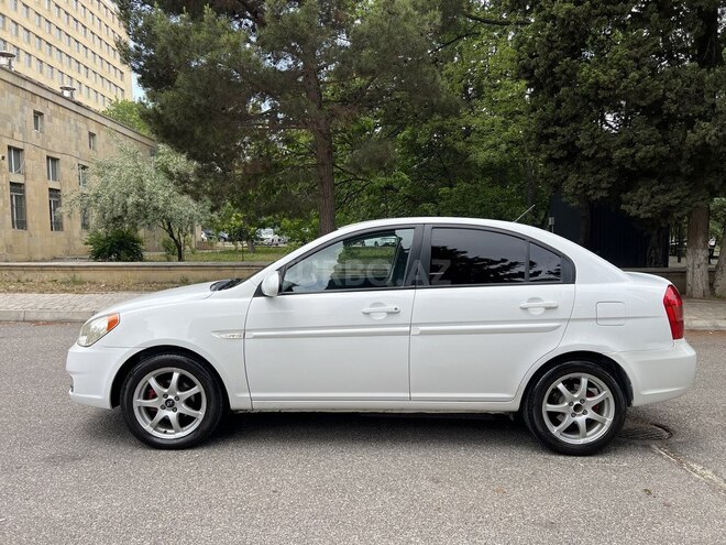Hyundai Accent-6
