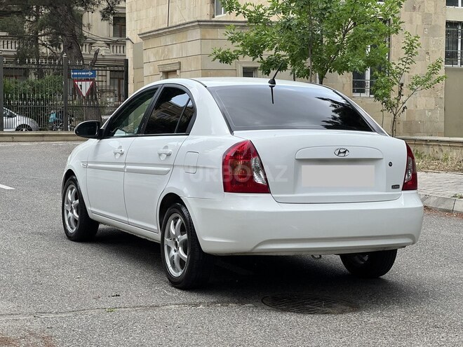 Hyundai Accent-10