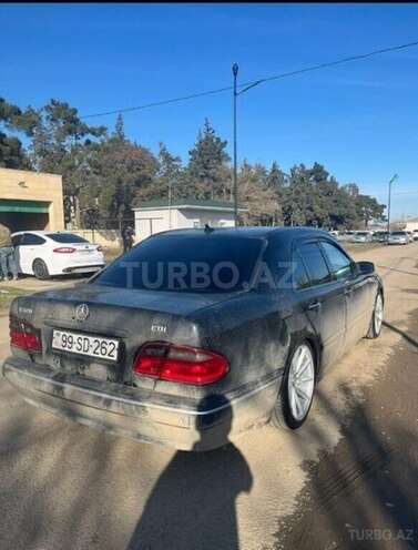 Mercedes E 320-6