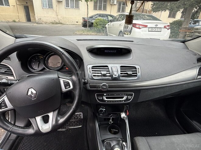 Renault Megane-7