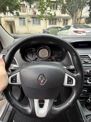 Renault Megane-8