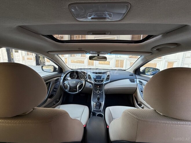 Hyundai Elantra-18