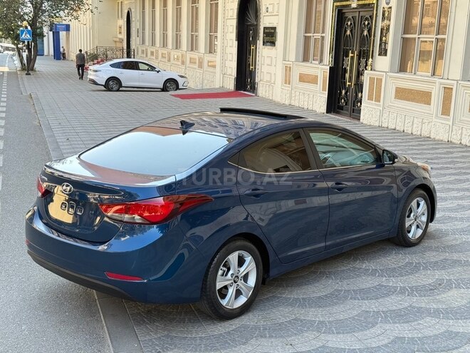 Hyundai Elantra-6