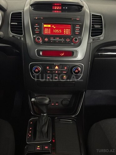 Kia Sorento-12