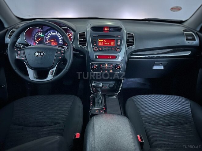 Kia Sorento-13