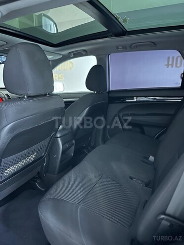 Kia Sorento-15