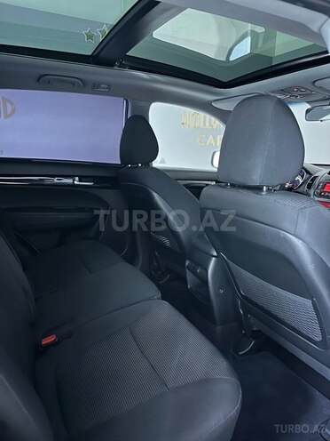 Kia Sorento-16