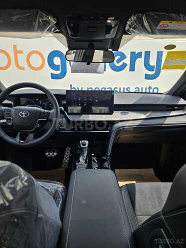 Toyota Camry-5