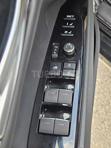 Toyota Camry-12