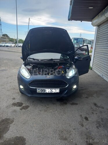 Ford Fiesta-2