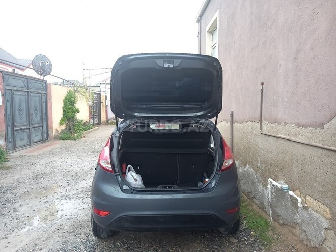 Ford Fiesta-6