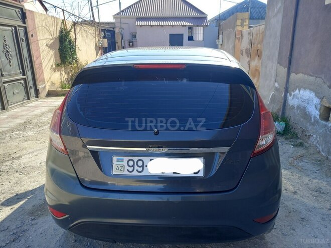 Ford Fiesta-7