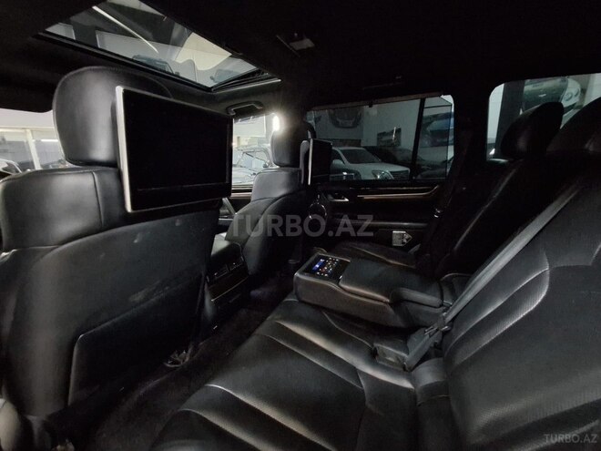 Lexus LX 570-17