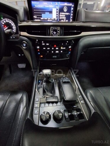 Lexus LX 570-18