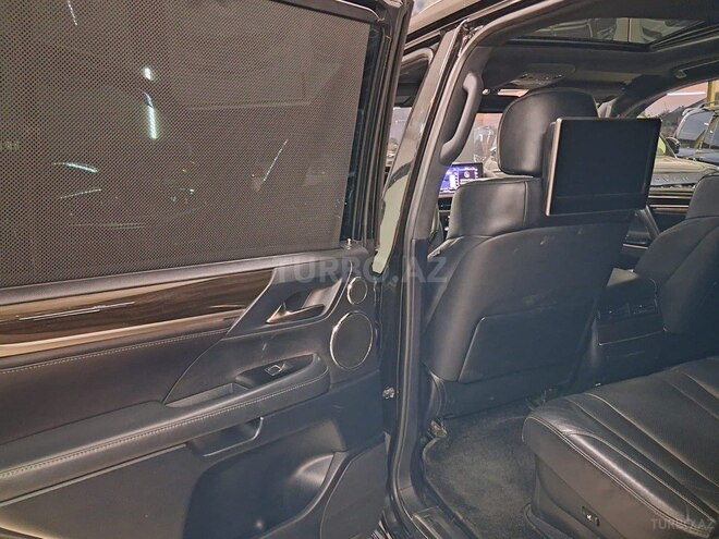 Lexus LX 570-14