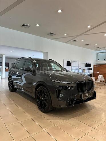 BMW X7-4