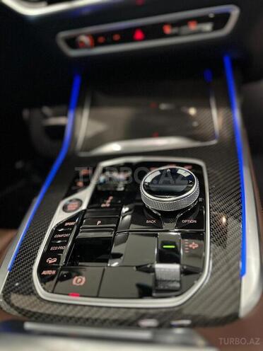 BMW X7-9