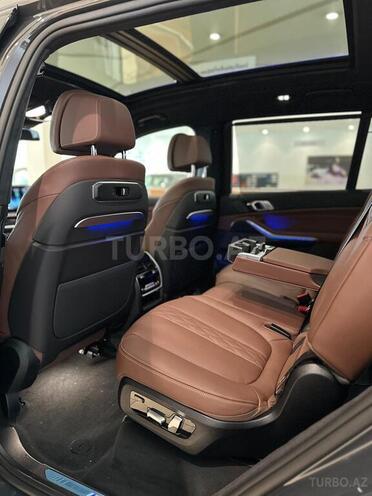 BMW X7-11