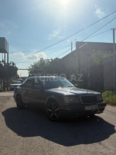 Mercedes 220 E-4