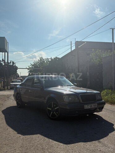 Mercedes 220 E-3