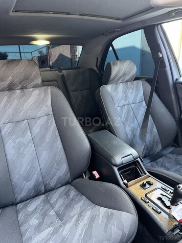 Mercedes E 240-10