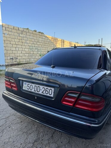 Mercedes E 240-12