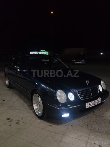 Mercedes E 240-17