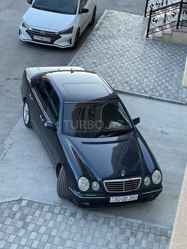 Mercedes E 240-16