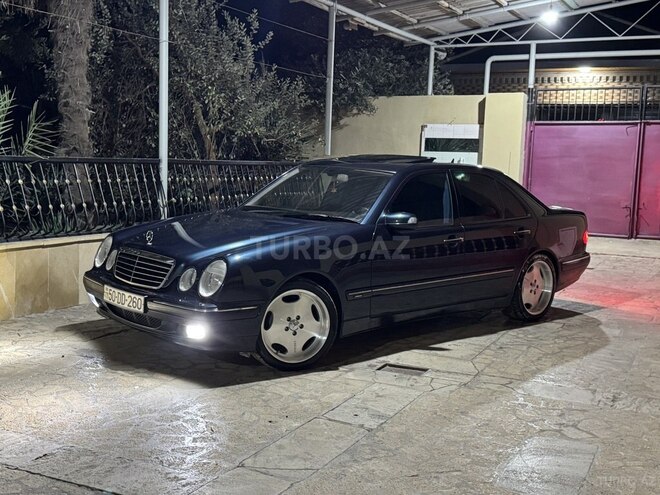 Mercedes E 240-4