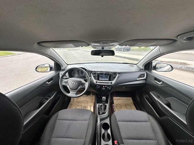 Hyundai Accent-3