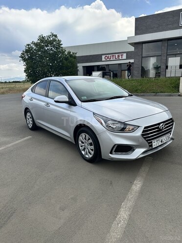 Hyundai Accent-5