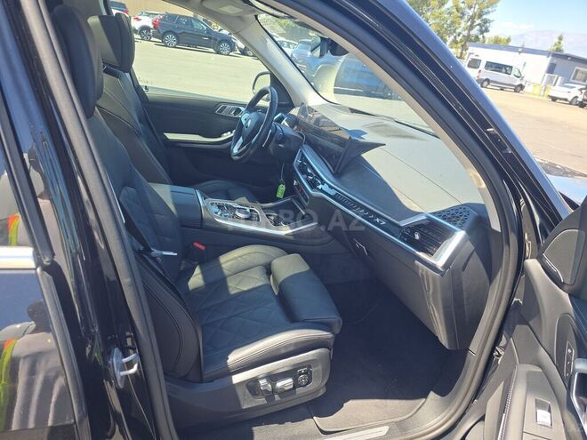 BMW X7-10
