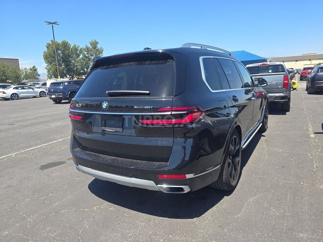 BMW X7-6