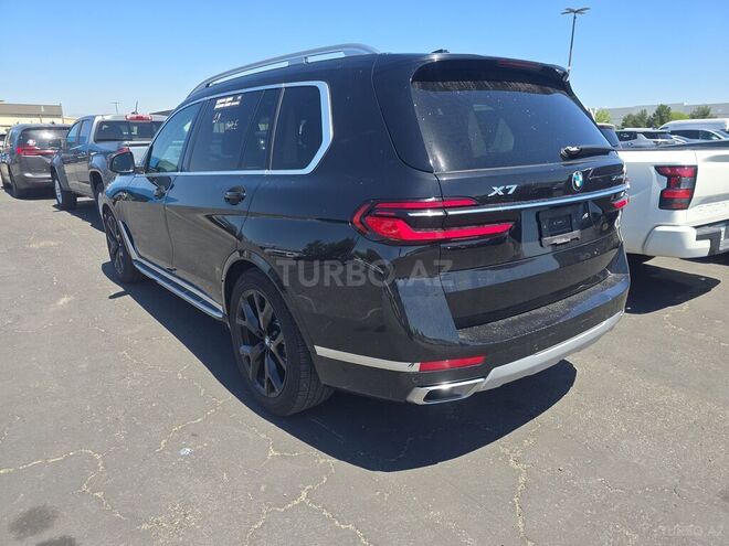 BMW X7-4