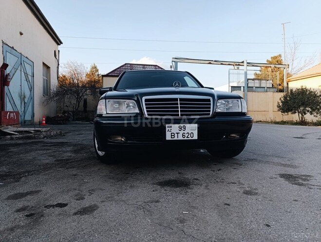 Mercedes C 200-1