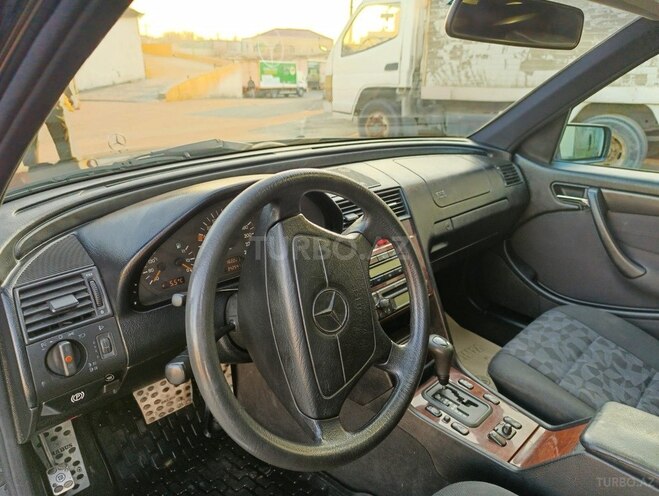Mercedes C 200-7