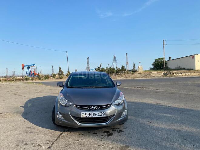 Hyundai Elantra-1
