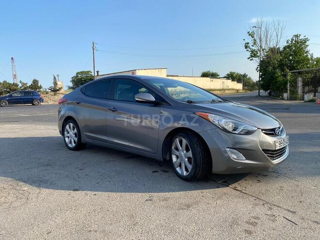Hyundai Elantra-7