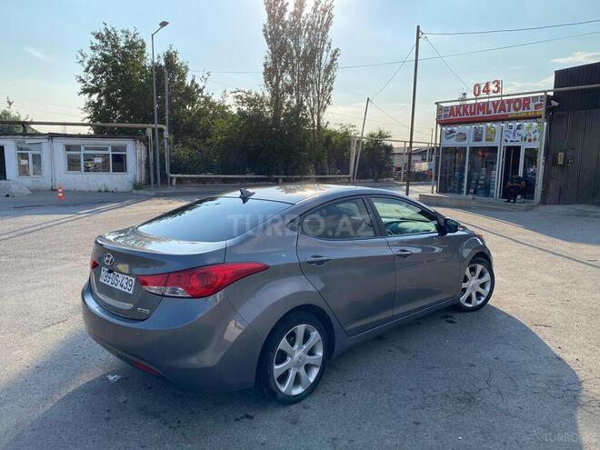 Hyundai Elantra-5