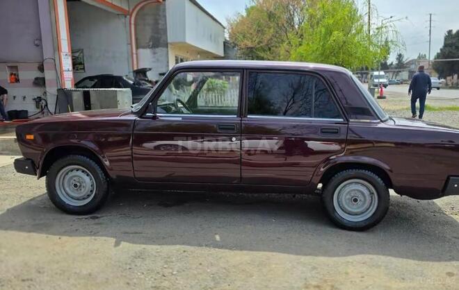 LADA (VAZ) 2107-2