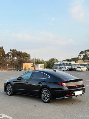 Hyundai Sonata-4