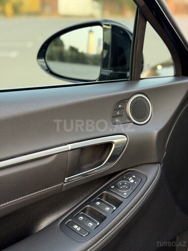 Hyundai Sonata-6