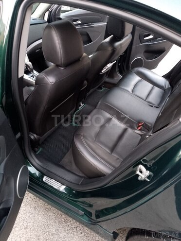 Chevrolet Cruze-12