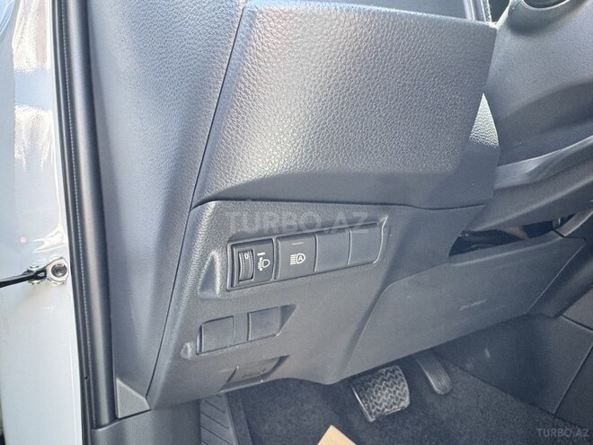 Toyota Corolla Cross-15